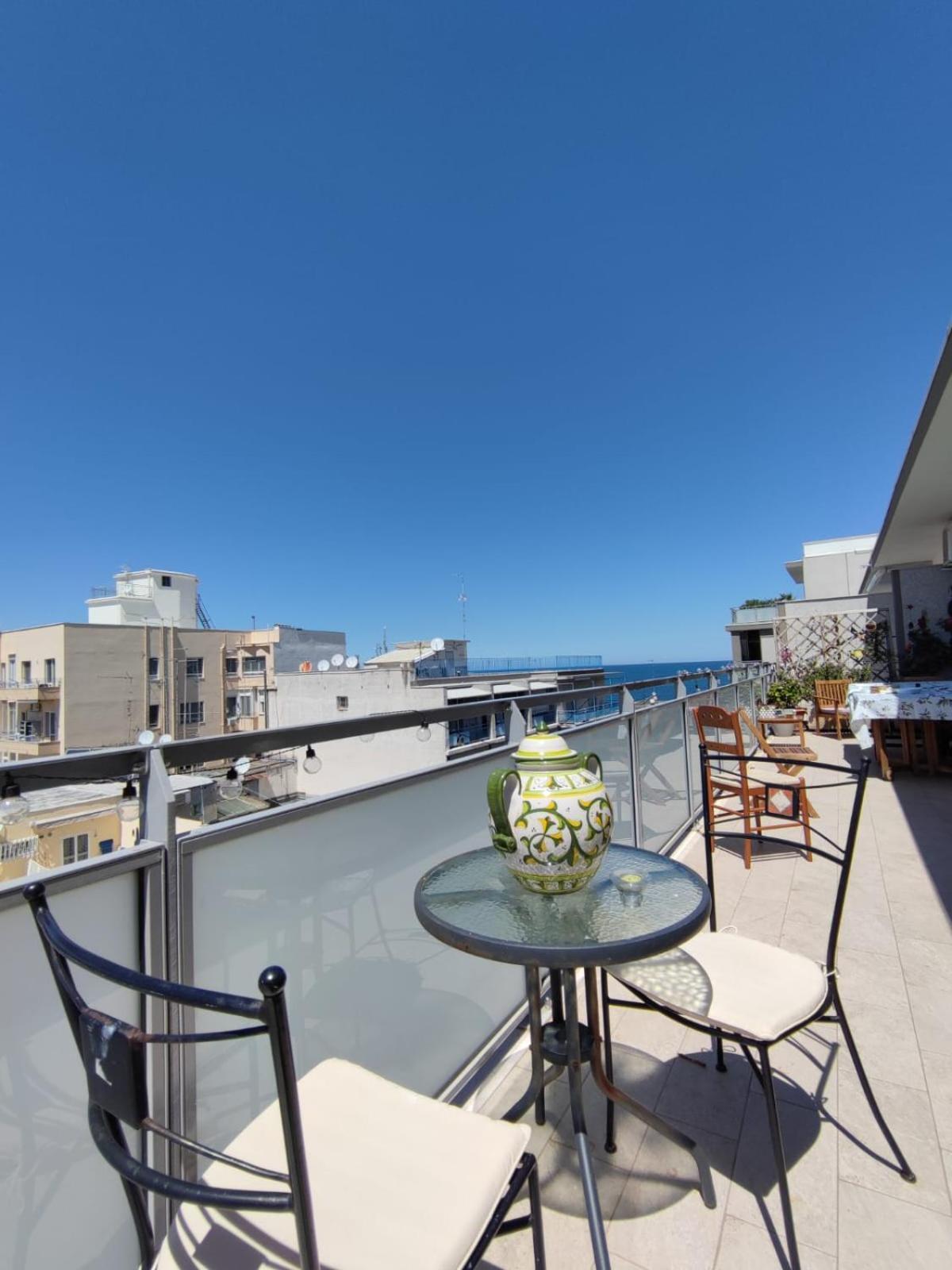 Appartamento La Dimora Vista Mare Bari Esterno foto